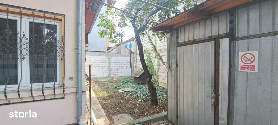 Casă cu 6 camere cu Teren 800 Mp în Rahova