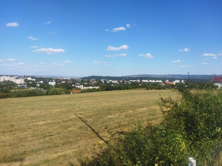 Teren intravilan de 580 mp, în Valea Adâncă