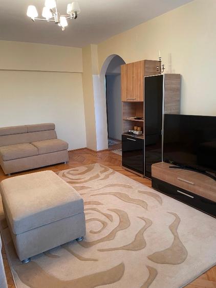 Apartament cu 4 camere decomandat, mobilat în Ștefan cel Mare