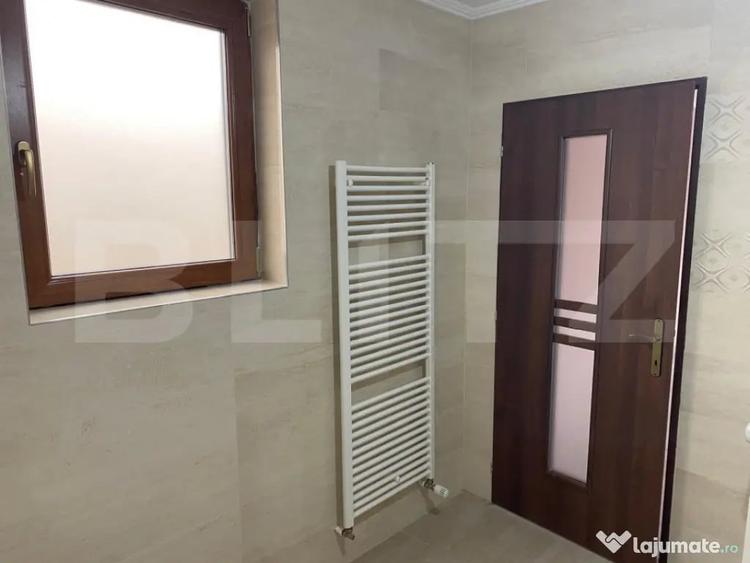 Casă cu 5 camere cu Teren 7100 Mp în Central