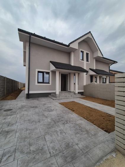 Casă cu 4 camere în Urseni