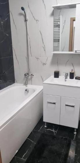 Garsonieră decomandată în Apărătorii Patriei