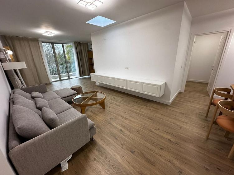 Apartament cu 3 camere decomandat, mobilat în Universitate