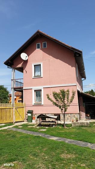 Casă cu 4 camere cu Teren 1395 Mp în Sântuhalm