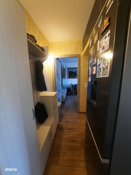Apartament cu 3 camere semidecomandat în Micro 15