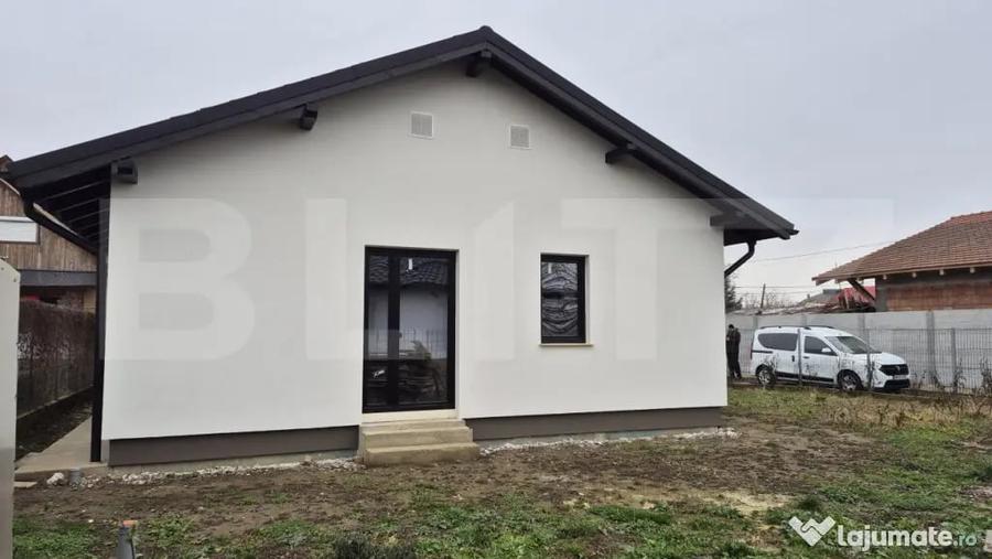 Casă cu 4 camere cu Teren 400 Mp în Vetiș