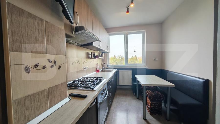 Apartament cu 3 camere decomandat, mobilat în Rogerius