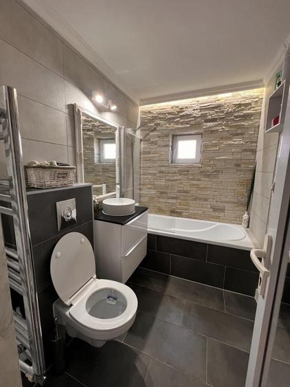 Apartament cu 3 camere decomandat în Rogerius