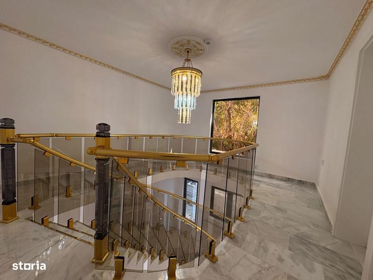 Casă cu 4 camere în Vitan