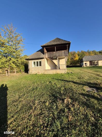 Casă cu 3 camere cu Teren 1000 Mp în Cernești
