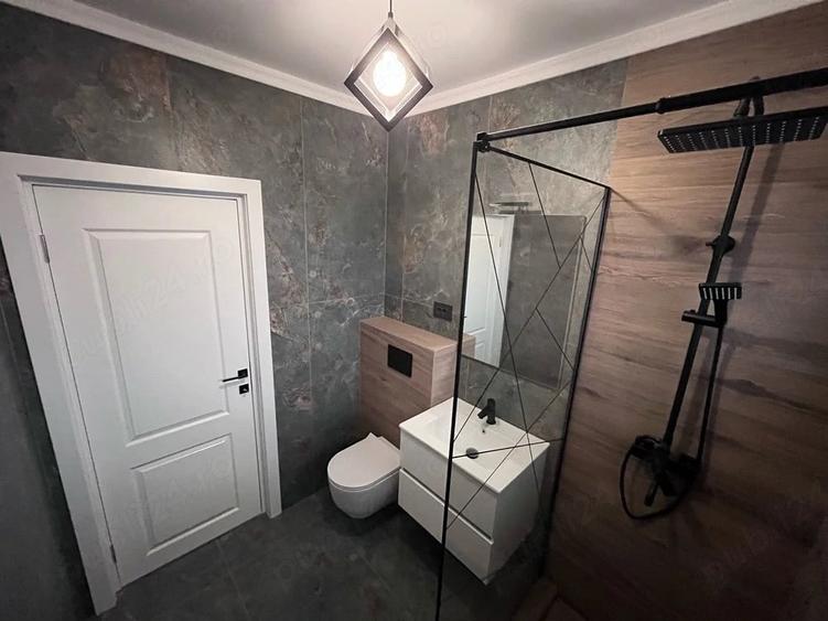 Casă cu 3 camere cu Teren 350 Mp în Central