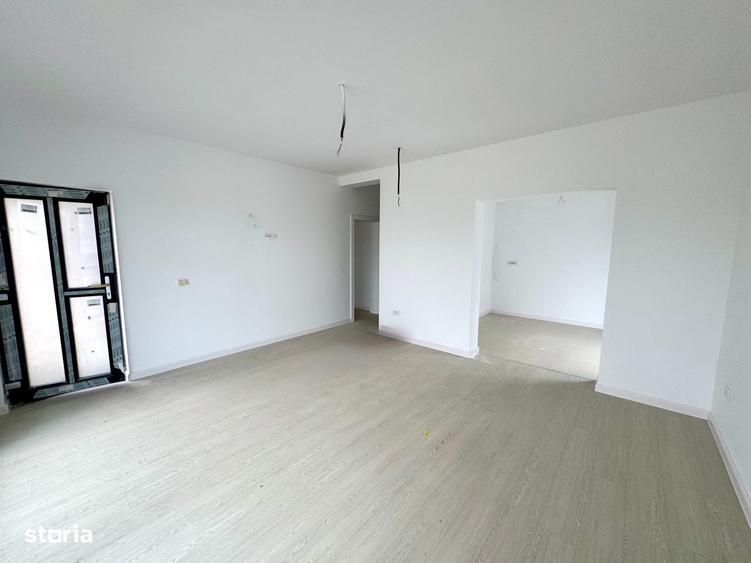 Casă cu 4 camere în Uricani