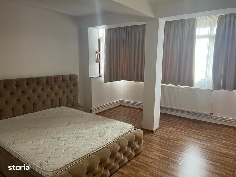Apartament cu 3 camere în Micro 3
