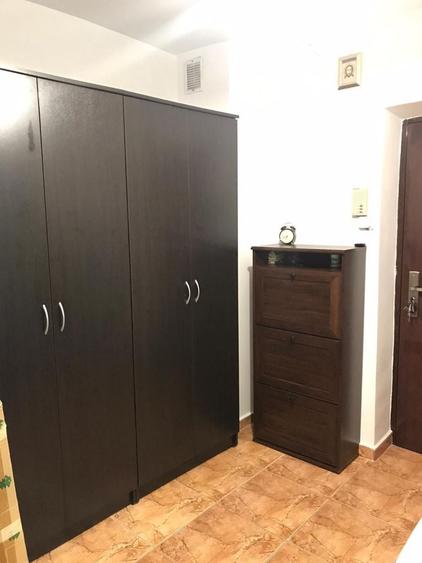 Garsonieră decomandată în Vitan