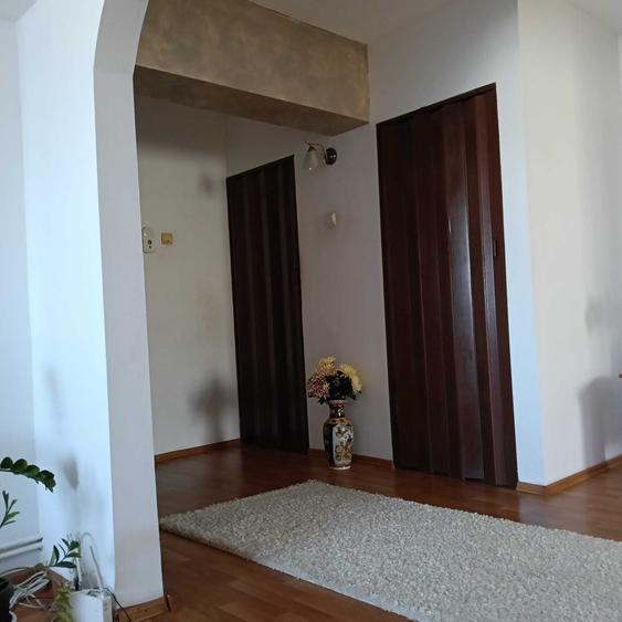 Apartament cu 4 camere decomandat în Unirii Sud