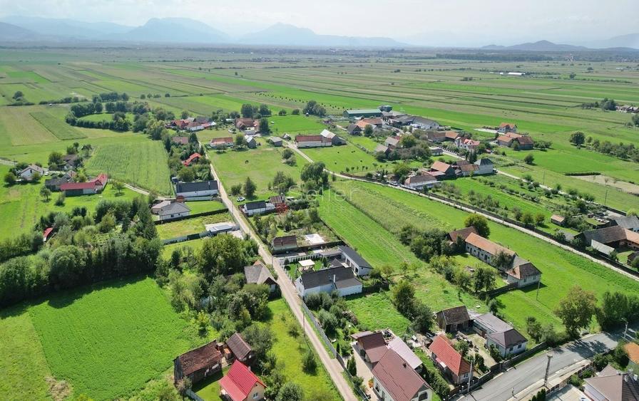 Teren Construcții intravilan de 1000 mp, în Băcel