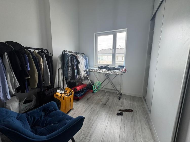 Apartament cu 4 camere decomandat, mobilat în Băneasa