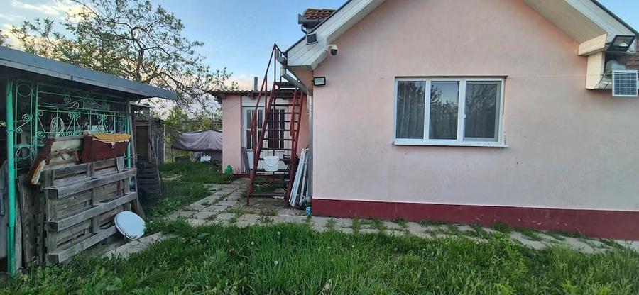 Casă cu 3 camere cu Teren 1900 Mp în Central