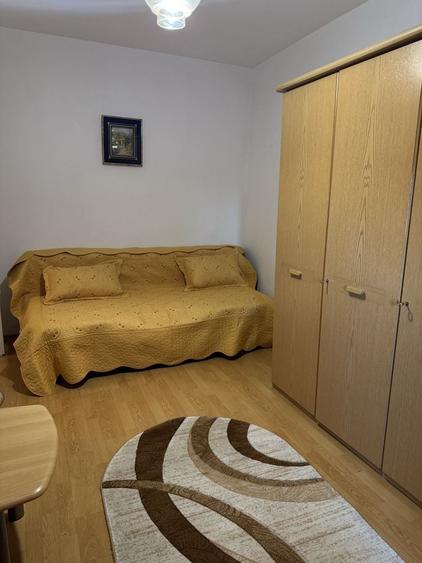 Garsonieră decomandată în Central