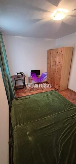 Apartament cu 3 camere decomandat, mobilat în Terezian