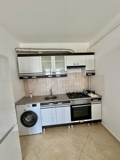Apartament cu 2 camere semidecomandat în Cug