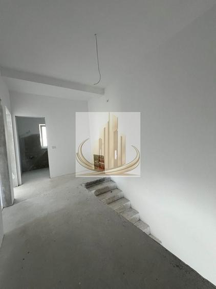 Duplex cu 5 camere cu Canalizare în Dumbrăvița
