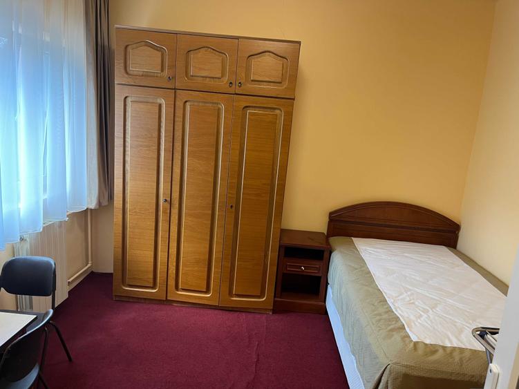 Casă cu 4 camere cu Teren 160 Mp în Giulești