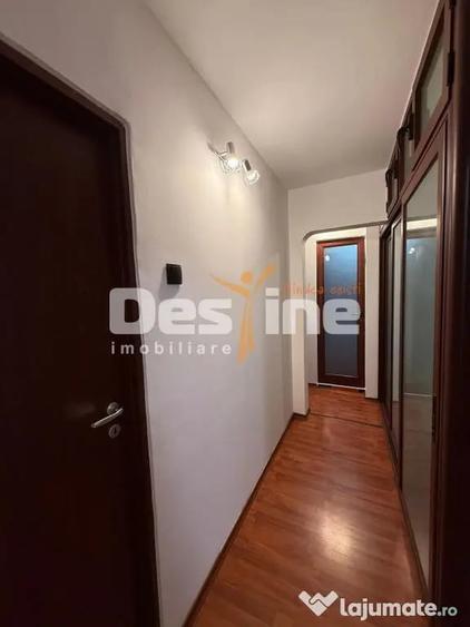 Apartament cu 4 camere decomandat în Central