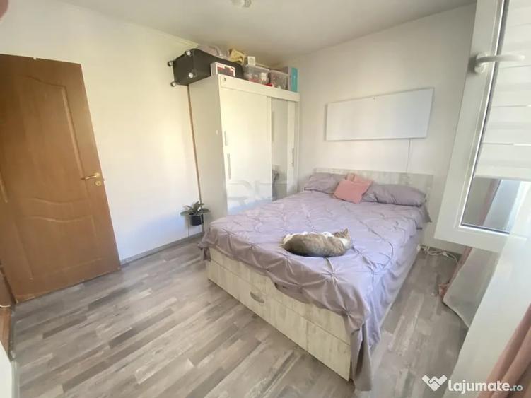 Apartament cu 3 camere decomandat în Mărgeanului