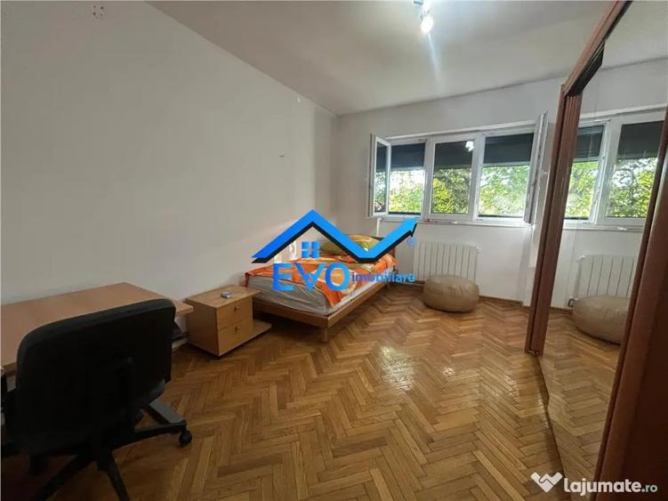 Apartament cu 4 camere decomandat în Piața Unirii