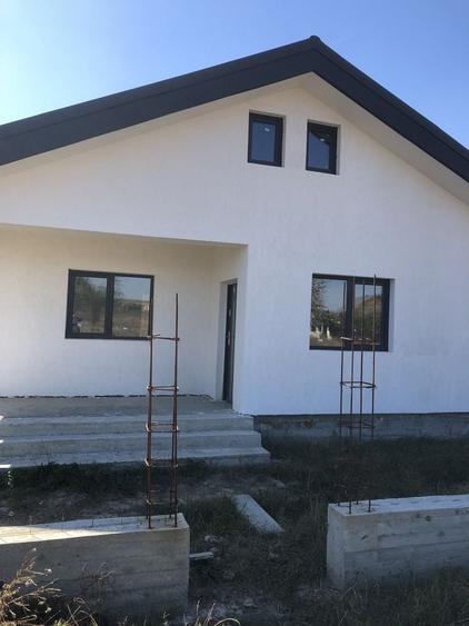 Casă cu 3 camere în Valu lui Traian