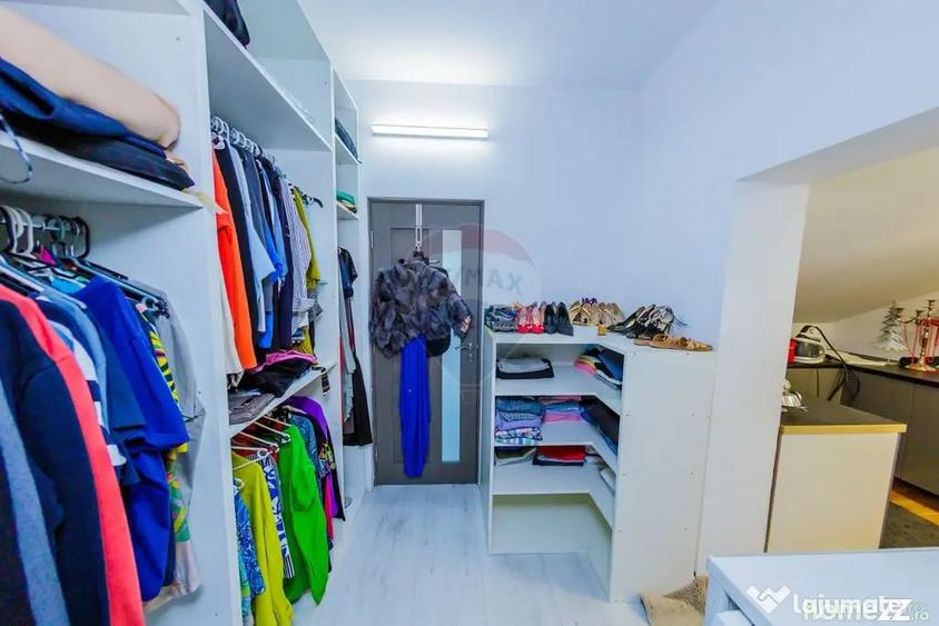 Casă cu 5 camere cu Teren 980 Mp în Bușag
