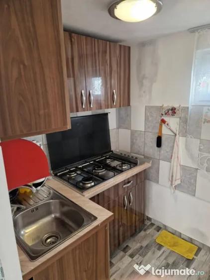 Casă cu 2 camere cu Teren 1686 Mp în Central