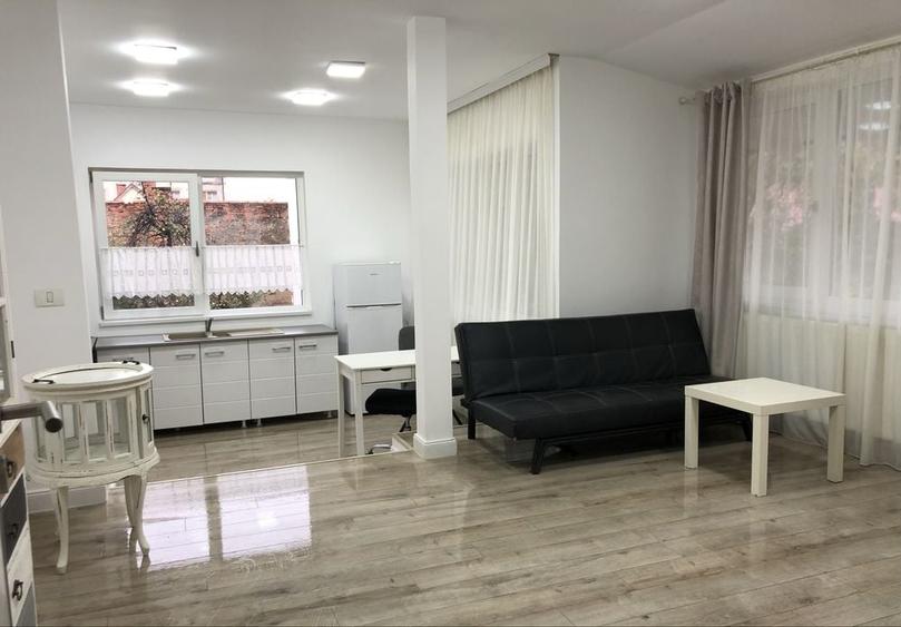 Inchiriez Apartament 2 camere Centru Brasov - 2