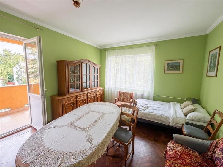 Apartament cu 4 camere decomandat în Cantemir