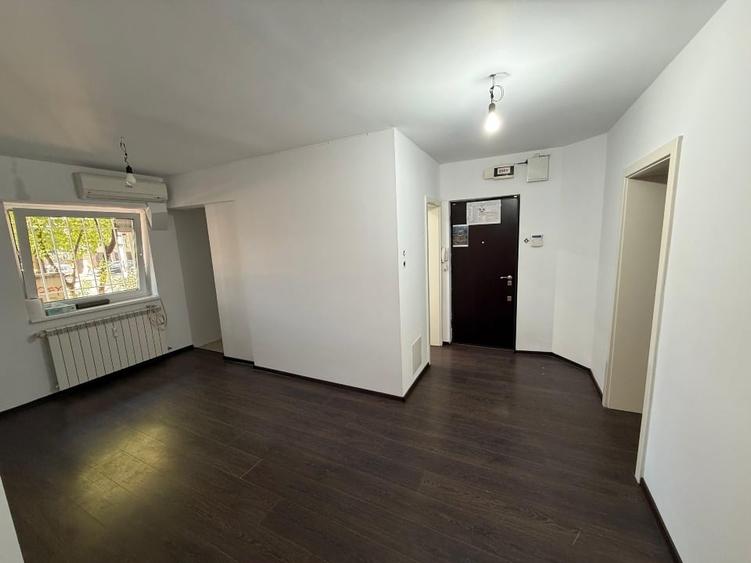 Apartament cu 3 camere decomandat în Dorobanți