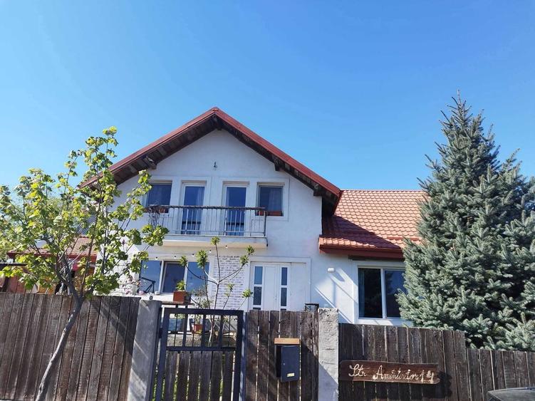 Casă cu 4 camere în Central