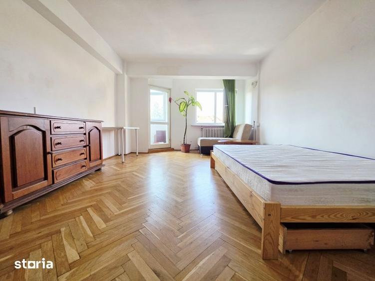 Apartament cu 4 camere decomandat, mobilat în Central