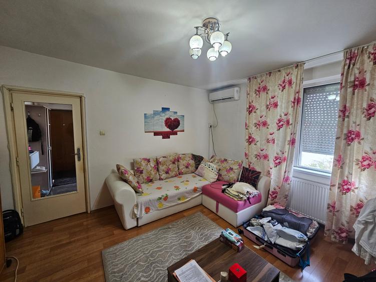 Apartament cu 2 camere semidecomandat în Complex Studențesc