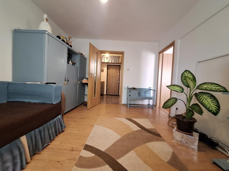 Apartament cu 2 camere nedecomandat, mobilat în Brâncoveanu