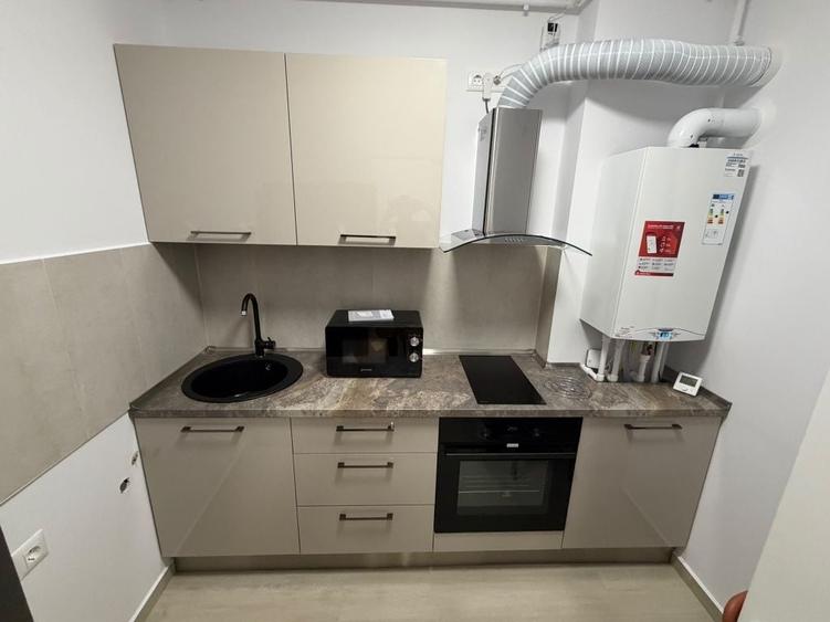 Garsonieră decomandată în Central