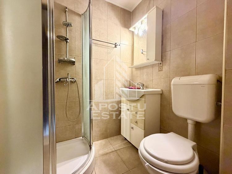 Apartament cu 3 camere decomandat, mobilat în Girocului
