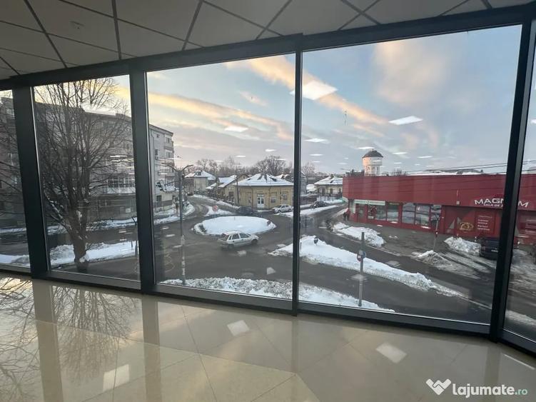 Spațiu comercial, de 3,360 mp, în Ultracentral