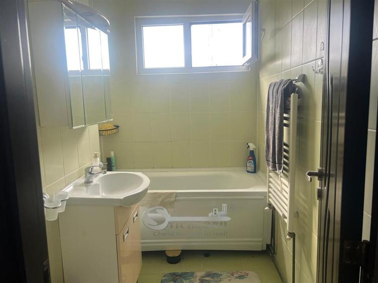Apartament cu 2 camere semidecomandat, mobilat în Podu Roș