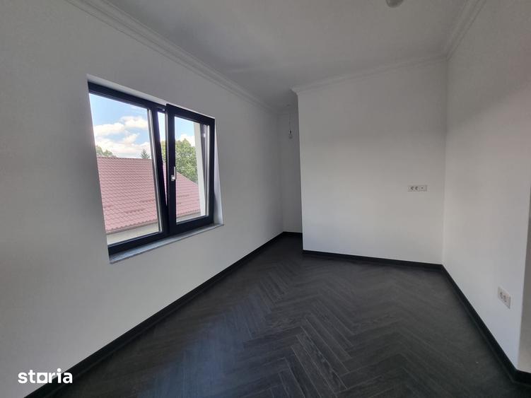 Casă cu 4 camere cu Teren 61.57 Mp în Bucium