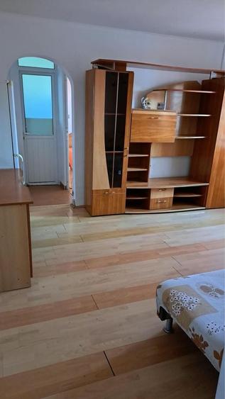 Apartament cu 2 camere în Micro 6