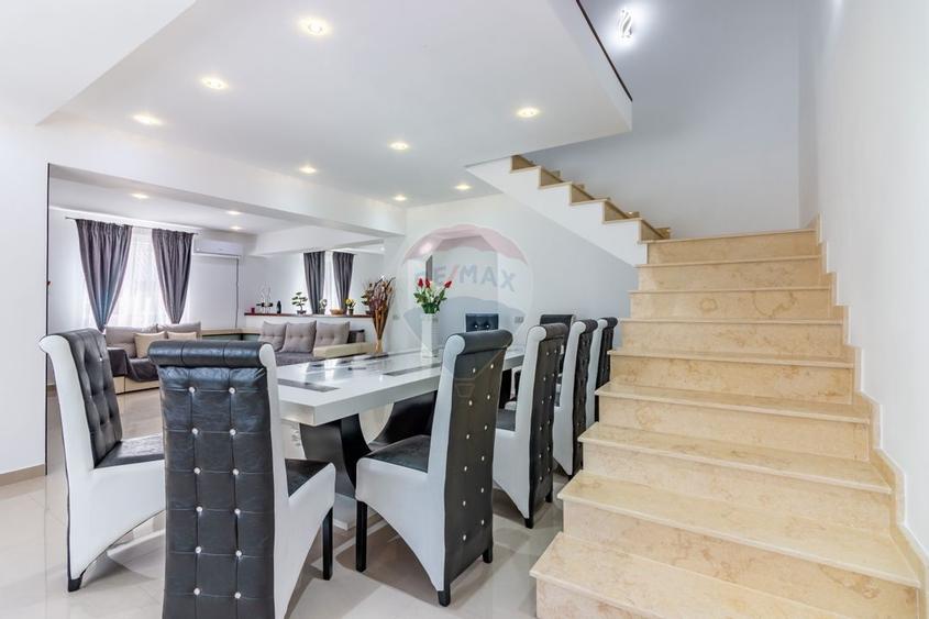 Casă individuală cu 5 camere cu Teren 498 Mp în Tântava
