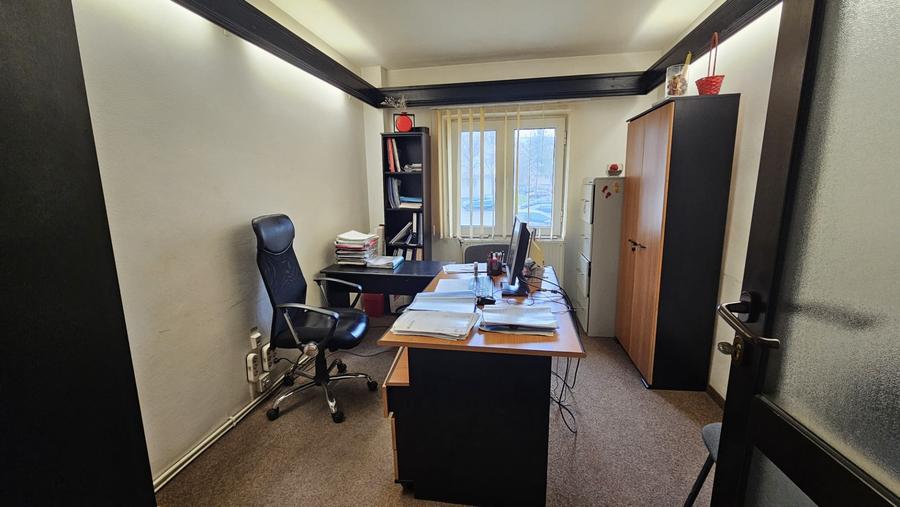 Apartament cu 4 camere semidecomandat în Moara de foc