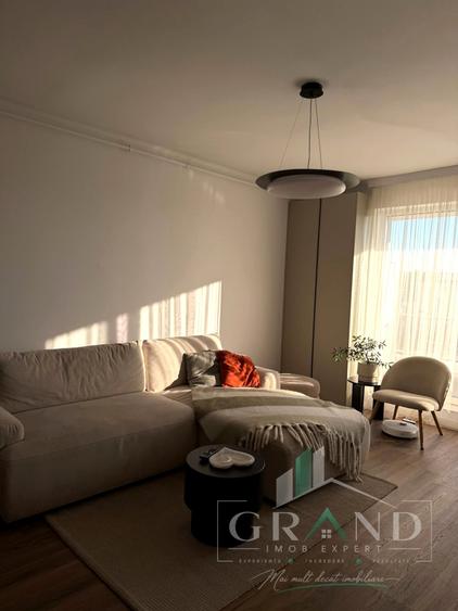Apartament cu 2 camere semidecomandat, mobilat în Între Lacuri
