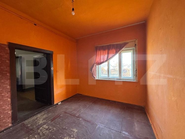 Casă individuală cu 3 camere cu Canalizare în Simeria